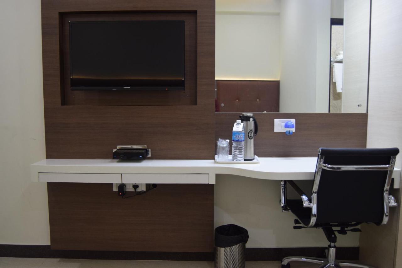 Thiviyam Airport Hotel Chennai Exterior photo