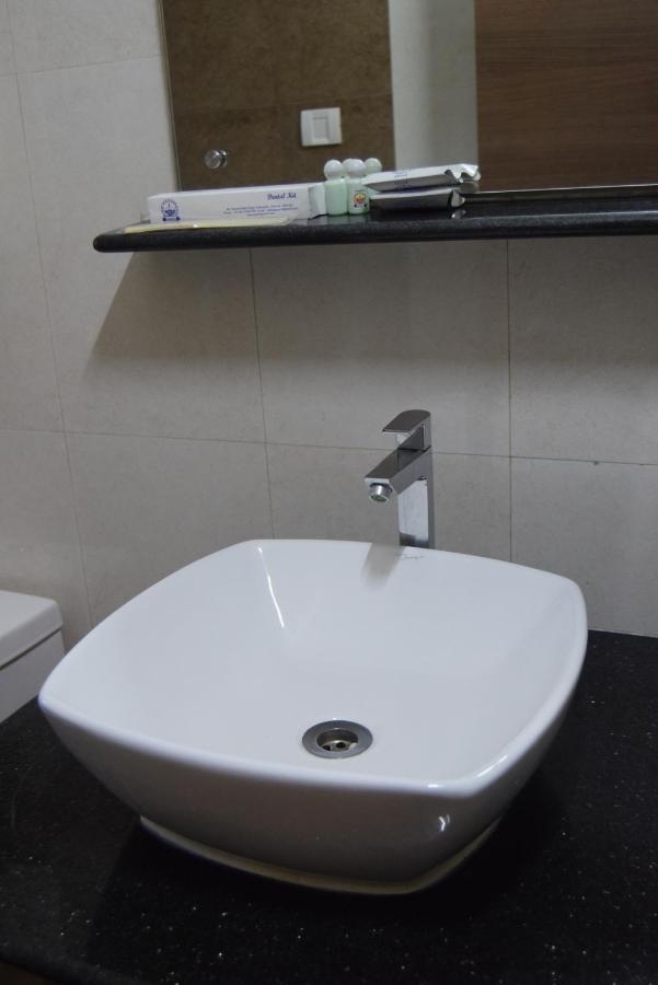 Thiviyam Airport Hotel Chennai Exterior photo